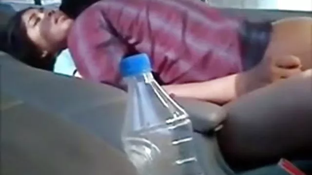 पोर्न ऑनलाइन पंजीकरण नहीं यौन स्त्री की छाती में अपनी कार के लिए सभी को देखने के लिए