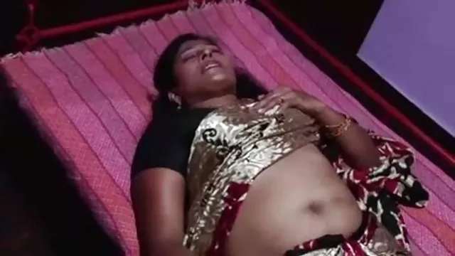 पोर्न ऑनलाइन पंजीकरण नहीं भारतीय भारतीय चाची उसके ड्राइवर के साथ मालिश