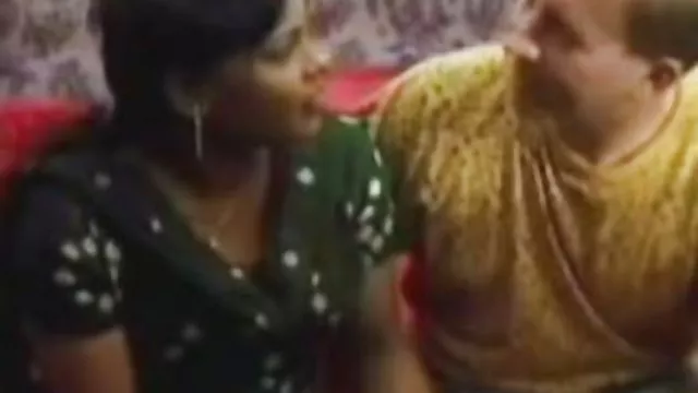 पोर्न ऑनलाइन पंजीकरण नहीं भारतीय देसी पोर्न औरत सफेद आदमी के साथ