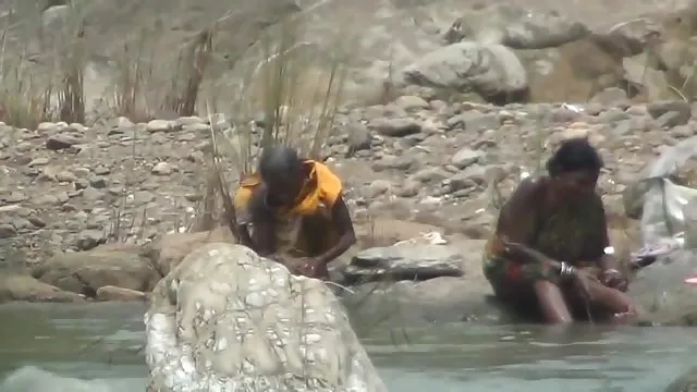 पोर्न ऑनलाइन पंजीकरण नहीं महिला के सेक्सी पिक्चर फिल्म खुली हवा नदी में स्नान छिपे हुए कैमरे द्वारा