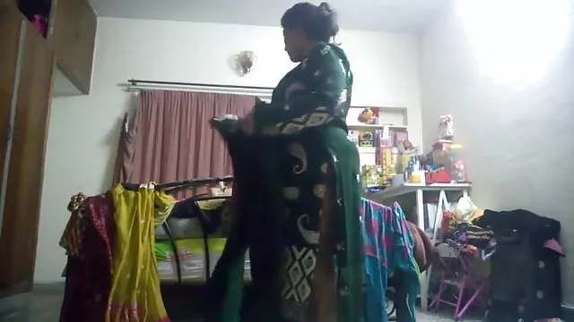पोर्न ऑनलाइन पंजीकरण नहीं गुदा सेक्स के साथ गर्म सेक्सी चाची छिपे हुए कैमरे पर पकड़े